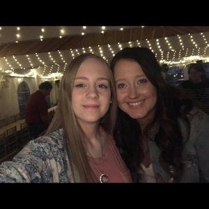 Meet your Posher, Cassie